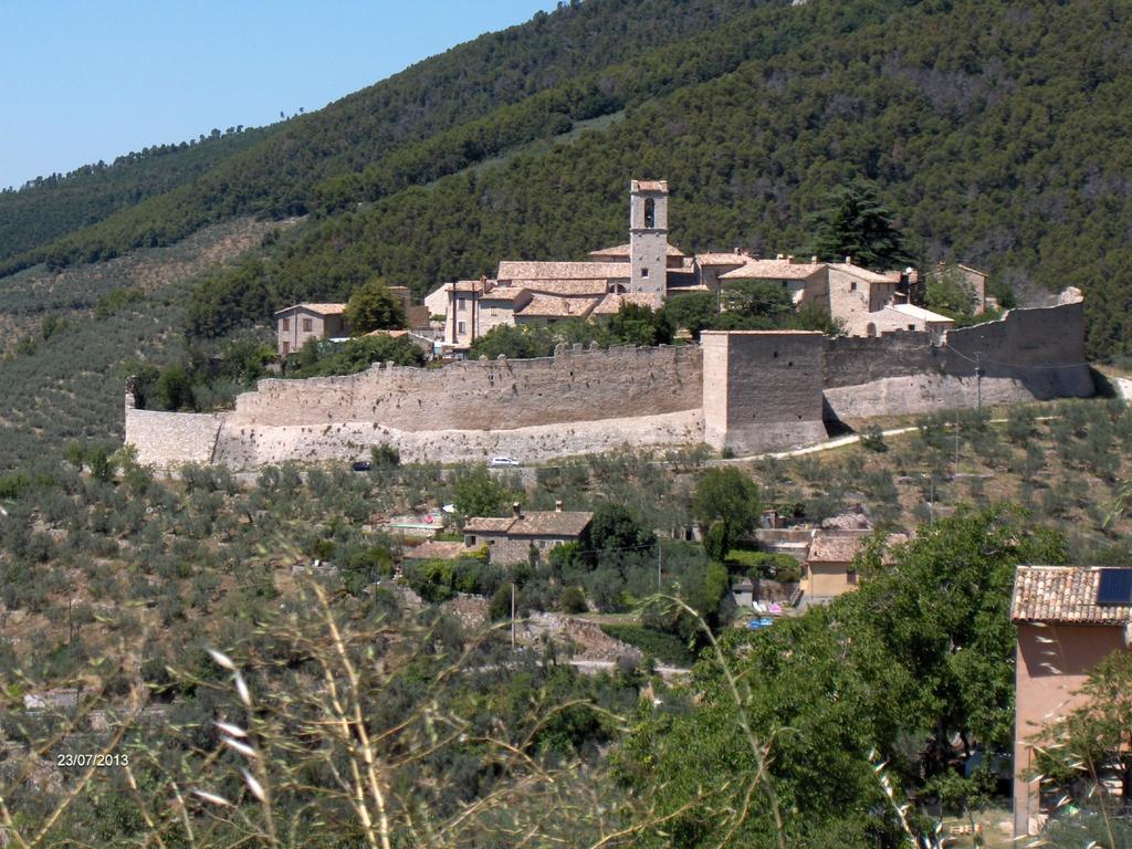 Agriturismo Il Palazzetto Apartment Campello sul Clitunno Bagian luar foto