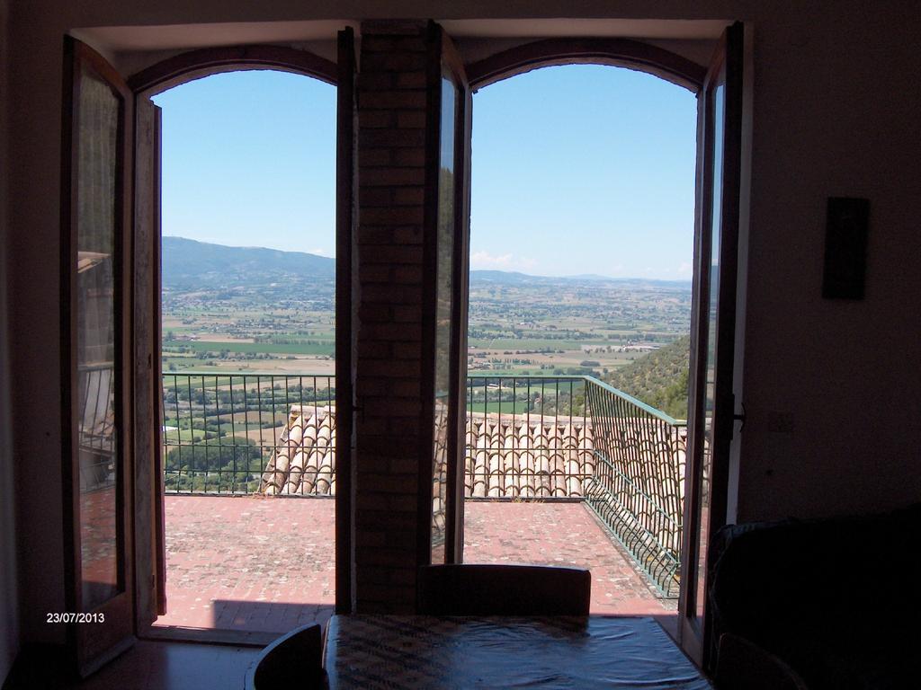 Agriturismo Il Palazzetto Apartment Campello sul Clitunno Ruang foto